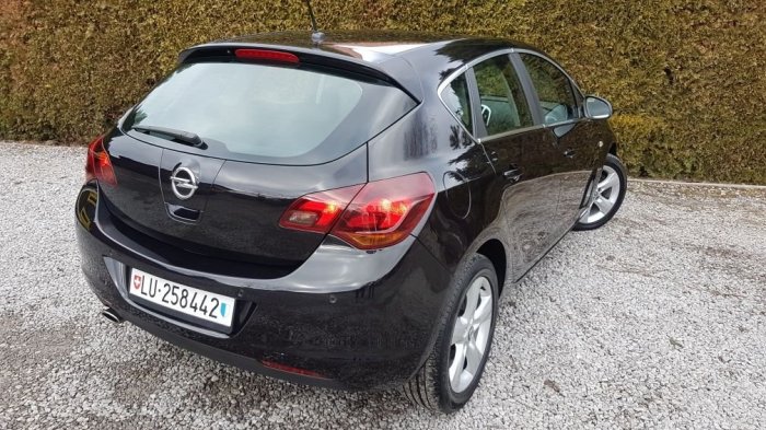 Opel astra j cosmo