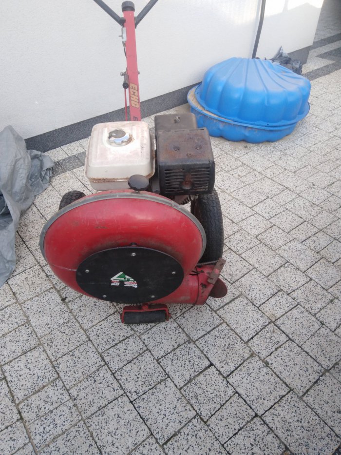 Koszenie, karczowanie, formowanie żywopłotów, frezowanie pni