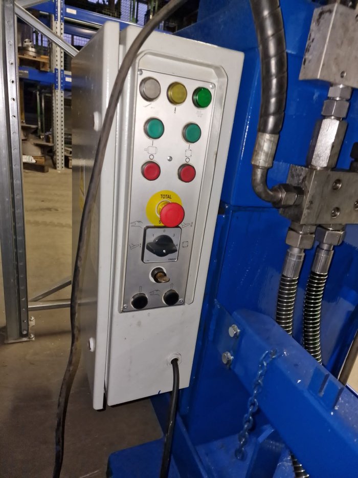 Używane nożyce do cięcia złomu Kajman 1000 aligator gilotyna