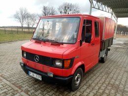 Samochód ciężarowy marki mercedes DAIMLER-BENZ