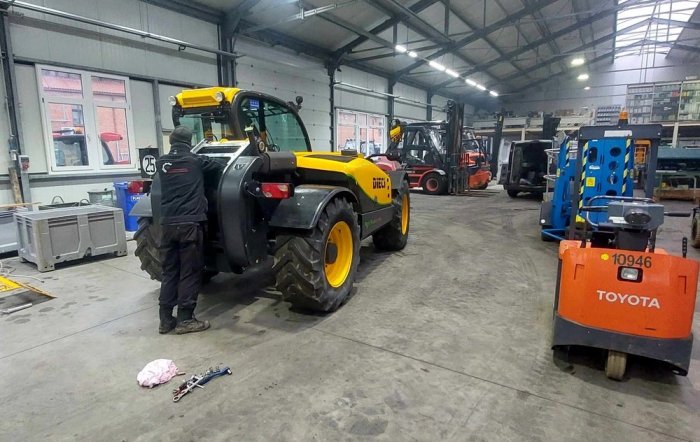 Mechanik, serwisant wózków widłowych, ładowarek teleskopowych