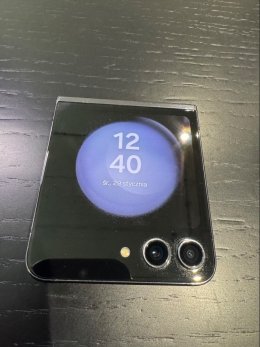 Samsung Galaxy z FLIP5 5G 8/256GB