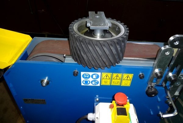 Szlifierka taśmowa przemysłowa do metalu