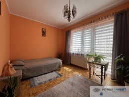 Dom z dużą działka i garażem. Dojazdów
