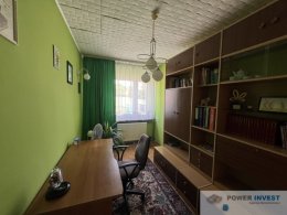 Dom z dużą działka i garażem. Dojazdów