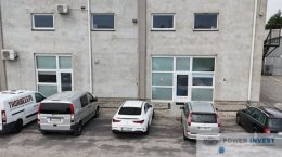 Lokal 272 m² z biurem, bramą i parkingiem – Leszno