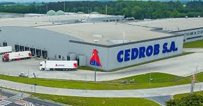 Pracownik produkcji z Zakładzie Surowców Paszowych