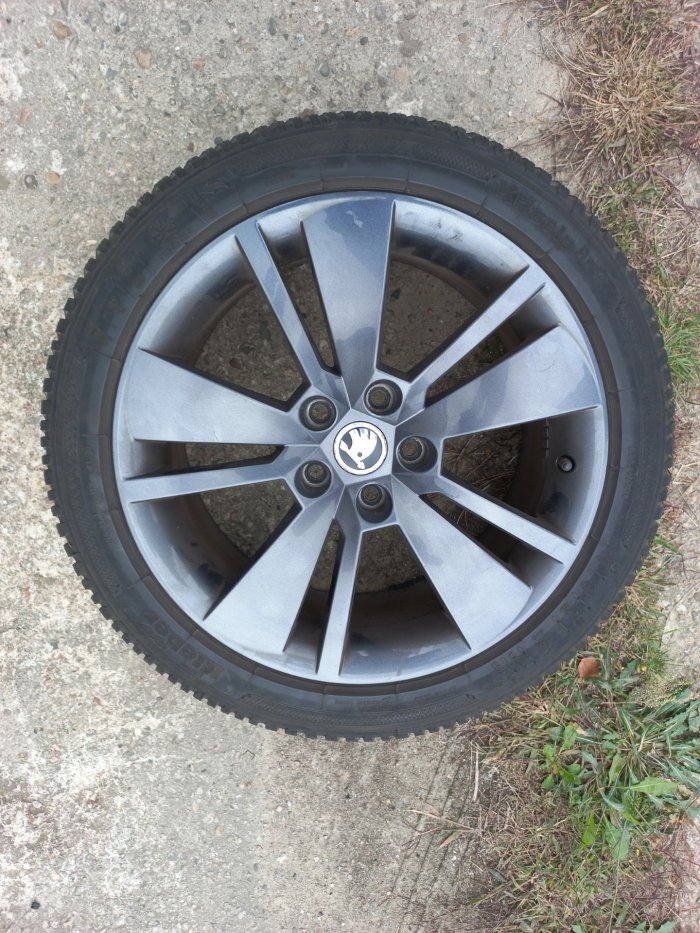 Komplet 4 felg Skoda alu + opony zimowe Kleeber Krisalp HP3