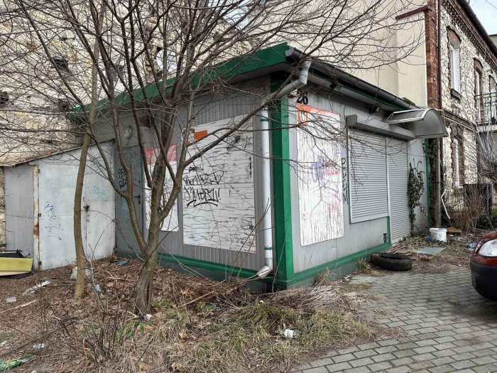 Pawilon handlowy położony w Częstochowie przy ul. Spadzistej