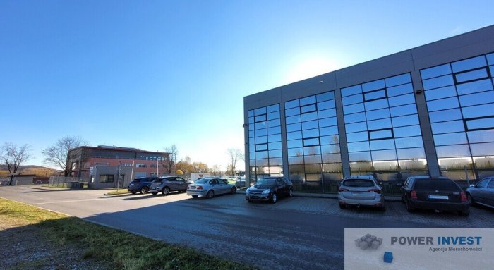 Lokal użytkowy pod biuro przy Balicach, parking