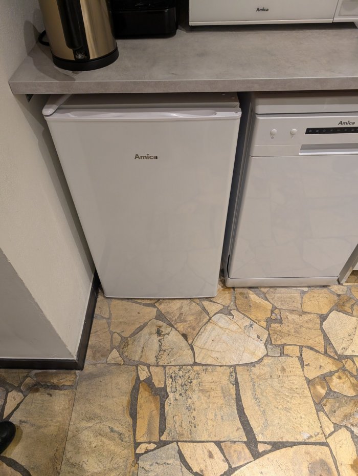 Wyposażenie kuchenne używane - komplet po salonie kosmetycznym