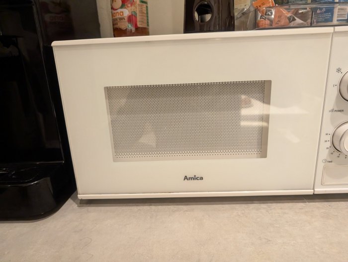 Wyposażenie kuchenne używane - komplet po salonie kosmetycznym