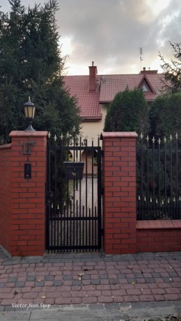 Wynajmę dom 3-piętrowy z opcją hali i biura