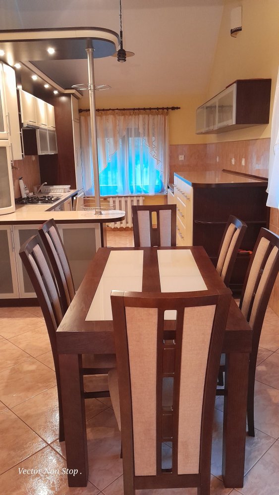 Wynajmę dom 3-piętrowy z opcją hali i biura