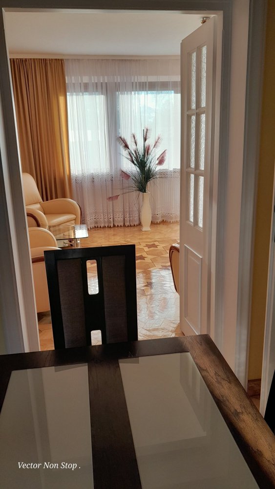 Wynajmę dom 3-piętrowy z opcją hali i biura