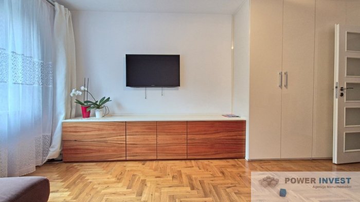 CENTRUM | 3 pokoje | Osobna kuchnia | Balkon!