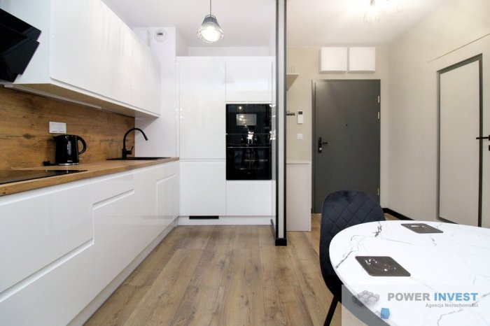 Nowe mieszkanie z balkonem, garażem i kom&oacute;rką