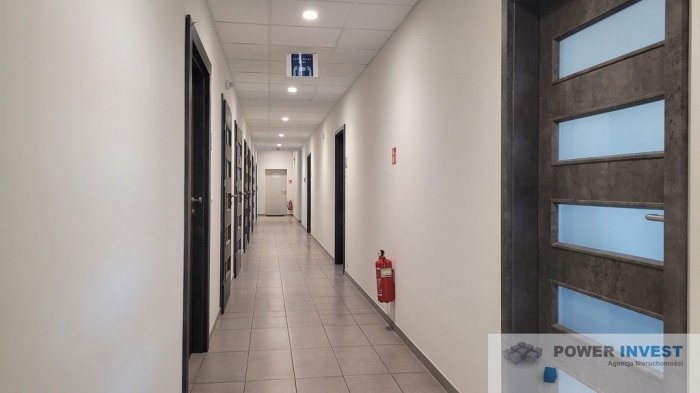 Lokal użytkowy pod biuro przy Balicach, parking