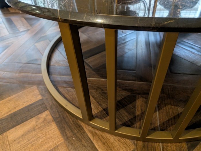 Używany komplet wyposażenia strefy recepcji