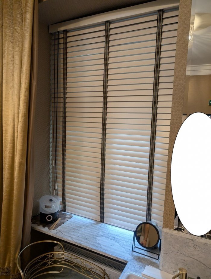 Używany komplet wyposażenia strefy recepcji i gabinetów