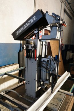 Wkrętarka z podajnikiem automatycznym do wkręt&oacute;w - BES ADS SA G-1093