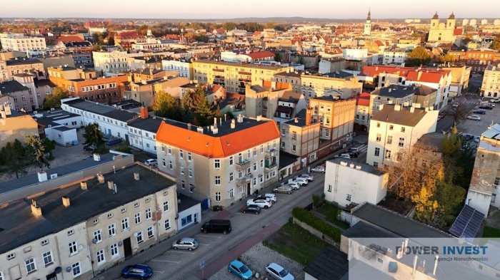 Klimatyczne mieszkanie w sercu miasta, 2 piętro.