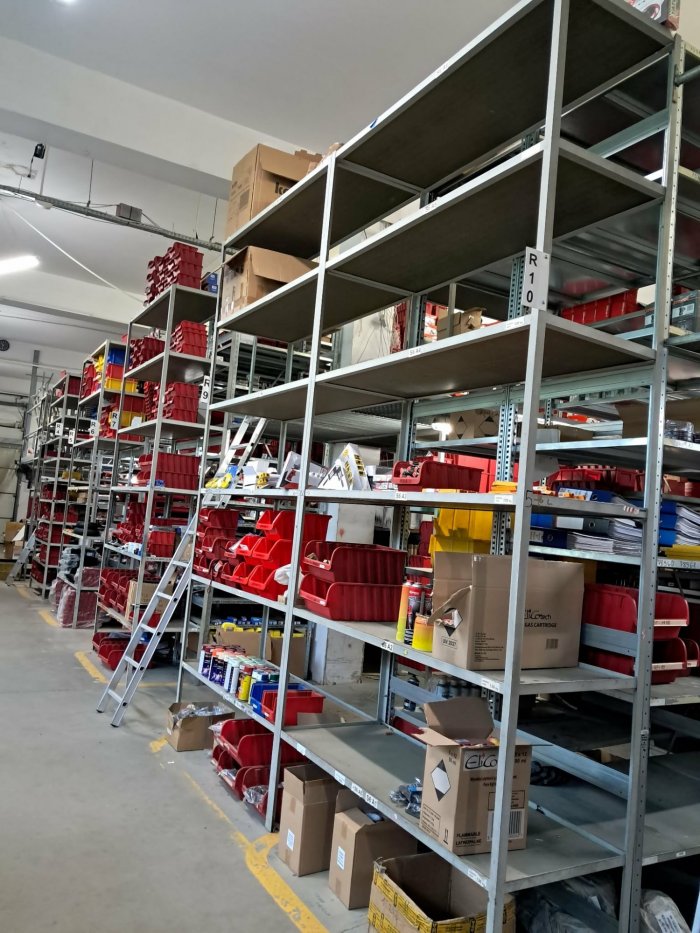 Syndyk sprzeda pakiet ruchomości stany magazynowe - hurtowni