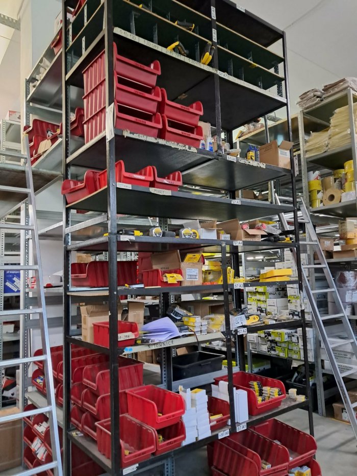 Syndyk sprzeda pakiet ruchomości stany magazynowe - hurtowni