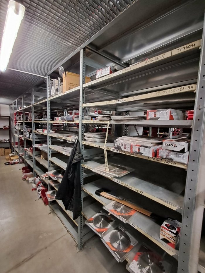 Syndyk sprzeda pakiet ruchomości stany magazynowe - hurtowni