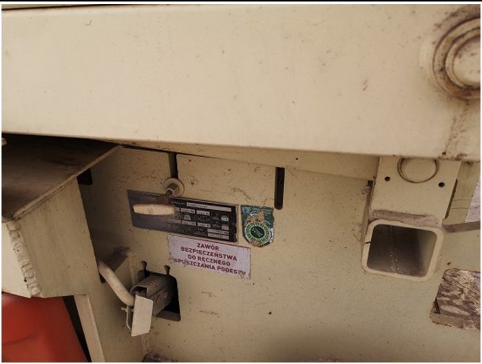 Podest ruchomy - samojezdny nożycowy