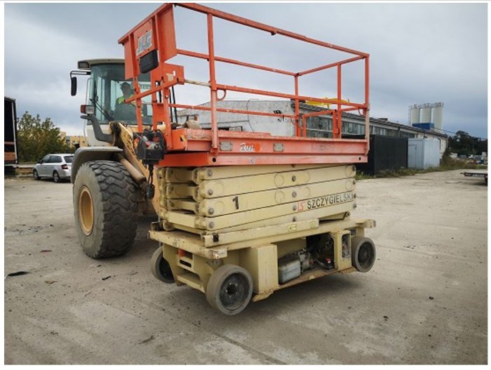 Podest ruchomy- samojezdny nożycowy OSHKOSH