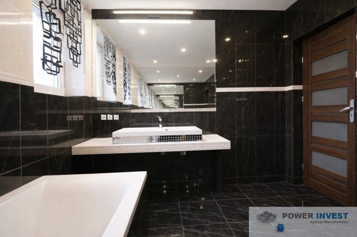 Świetna lokalizacja! Dom 170 m&sup2;, działka 15a!