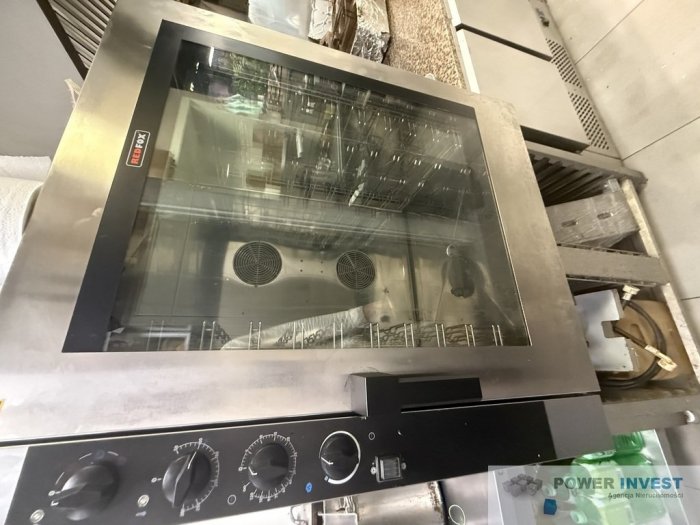 Gastronomia, handel, apteka. Duży parking darmowy