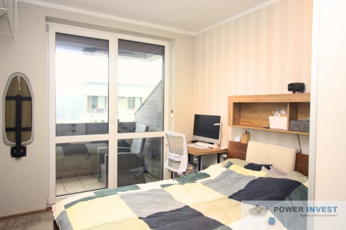 Jasne z dużym balkonem i widokiem na Fort Borek