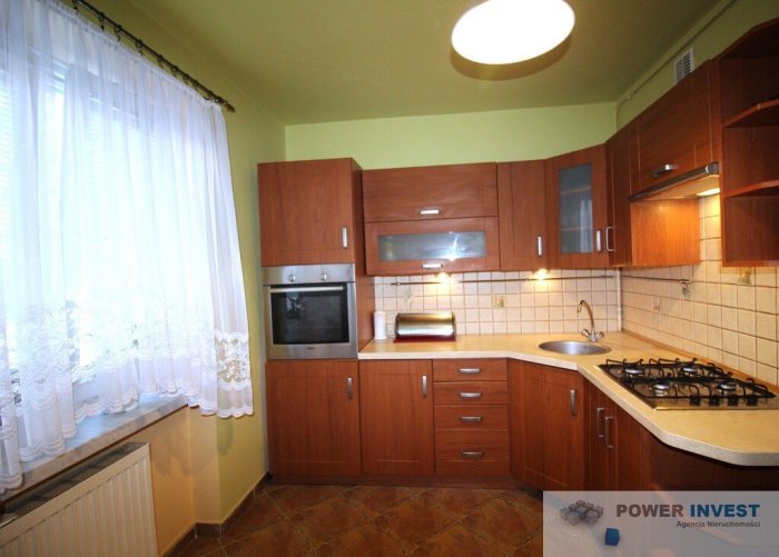 Płasz&oacute;w - możliwość adaptacji na 2 pokoje