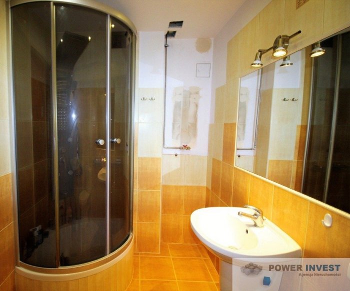 Płasz&oacute;w - możliwość adaptacji na 2 pokoje