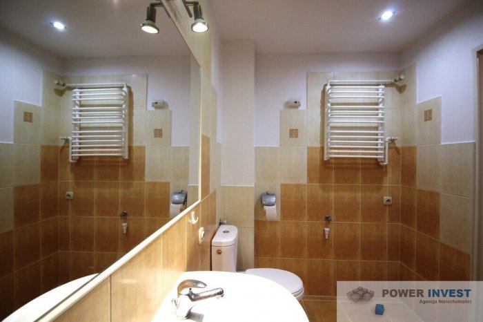 Płasz&oacute;w - możliwość adaptacji na 2 pokoje