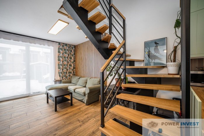 Segment - ogr&oacute;dek+ 2 miejsca postojowe, klima