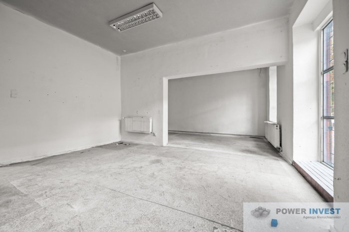 DUŻY LOKAL Z WITRYNA W ŚWIETNEJ LOKALIZACJI