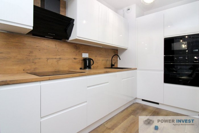 Nowe mieszkanie z balkonem, garażem i kom&oacute;rką