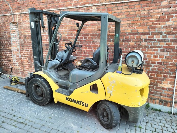 W&oacute;zek widłowy producenta Komatsu, typ/model: FG35AT-16R