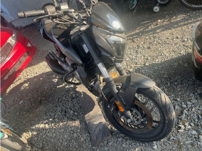Motocykl Bajaj Dominar D 400