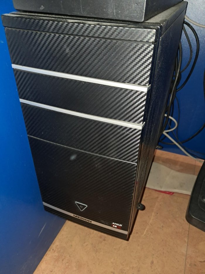 OGŁOSZENIE O SPRZEDAŻY WYPOSAŻENIA BIUROWEGO, MAGAZYNOWEGO ORAZ SPRZĘTU KOMPUTEROWEGO