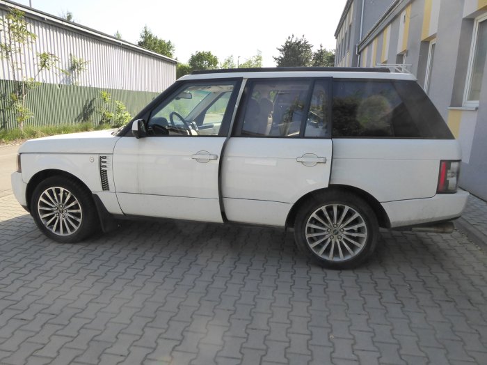 Samoch&oacute;d osobowy marki Land Rover 5.0 V8